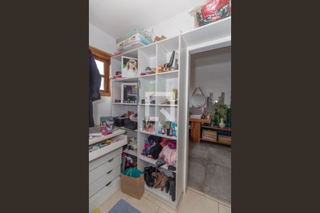 Casa à venda com 260m², 4 quartos e 3 vagas Casa à venda com 260m², 4 quartos e 3 vagasCloset da suíte 3