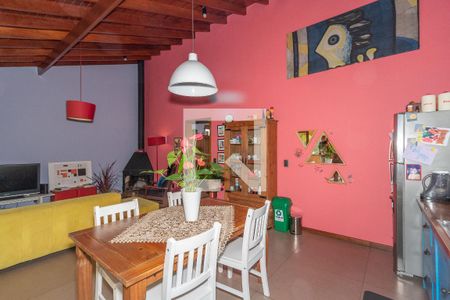 Casa à venda com 260m², 4 quartos e 3 vagas Casa à venda com 260m², 4 quartos e 3 vagasCozinha 2