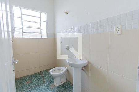 Casa à venda com 140m², 3 quartos e 2 vagas Casa à venda com 140m², 3 quartos e 2 vagasBanheiro 2