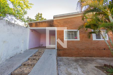 Casa à venda com 140m², 3 quartos e 2 vagas Casa à venda com 140m², 3 quartos e 2 vagasGaragem