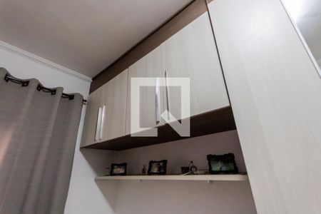 Armário de apartamento para alugar com 2 quartos, 56m² em Jardim Santo Alberto, Santo André