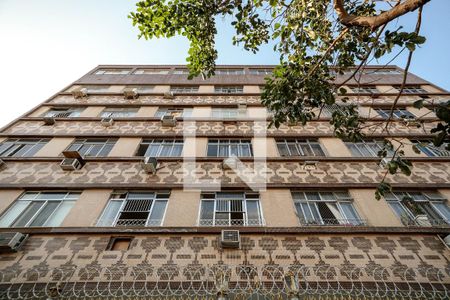 Apartamento à venda com 64m², 2 quartos e 1 vaga Apartamento à venda com 64m², 2 quartos e 1 vagaFachada