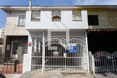 Casa à venda com 120m², 2 quartos e 1 vaga Casa à venda com 120m², 2 quartos e 1 vagaFachada