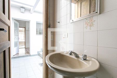 Casa à venda com 120m², 2 quartos e 1 vaga Casa à venda com 120m², 2 quartos e 1 vagaBanheiro de Serviço