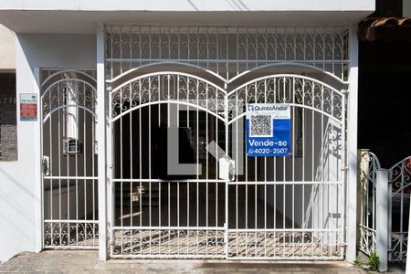 Casa à venda com 120m², 2 quartos e 1 vaga Casa à venda com 120m², 2 quartos e 1 vagaFachada