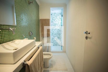 Apartamento à venda com 140m², 3 quartos e 2 vagas Apartamento à venda com 140m², 3 quartos e 2 vagasBanheiro Suíte