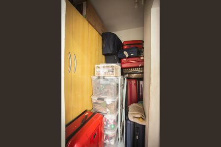 Apartamento à venda com 140m², 3 quartos e 2 vagas Apartamento à venda com 140m², 3 quartos e 2 vagasQuarto de Serviço
