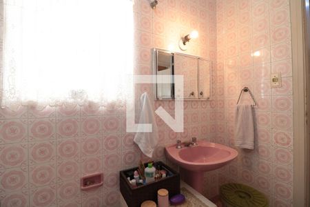 Casa à venda com 210m², 3 quartos e 4 vagasBanheiro