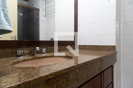 Apartamento à venda com 100m², 2 quartos e 2 vagas Apartamento à venda com 100m², 2 quartos e 2 vagasBanheiro da suíte