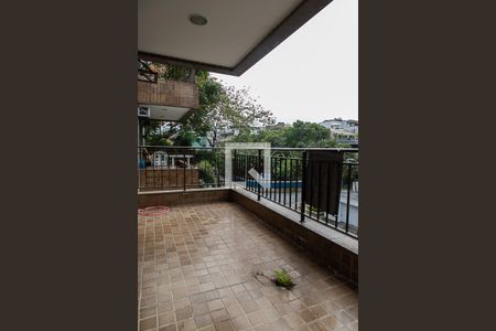 Apartamento à venda com 100m², 2 quartos e 2 vagas Apartamento à venda com 100m², 2 quartos e 2 vagasVaranda