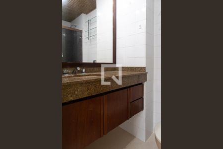 Apartamento à venda com 100m², 2 quartos e 2 vagas Apartamento à venda com 100m², 2 quartos e 2 vagasBanheiro da suíte