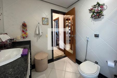 Casa à venda com 769m², 5 quartos e 4 vagasBanheiro - Suíte 4