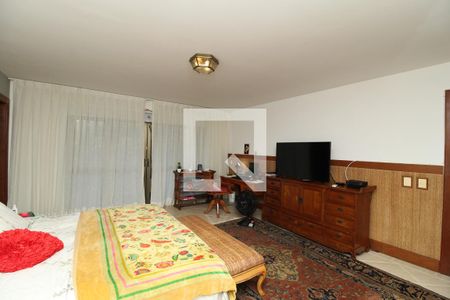 Casa à venda com 769m², 5 quartos e 4 vagasSuíte 1