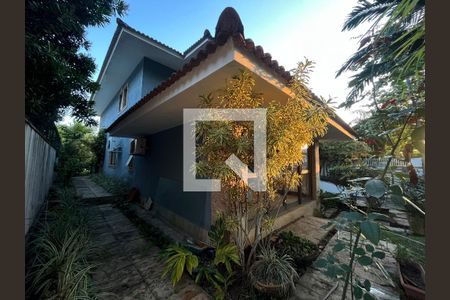 Casa à venda com 769m², 5 quartos e 4 vagasFachada