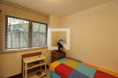 Casa à venda com 769m², 5 quartos e 4 vagasQuarto de Serviço 