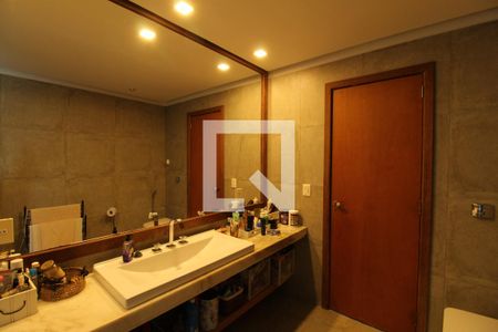 Casa à venda com 769m², 5 quartos e 4 vagasBanheiro - Suíte 1