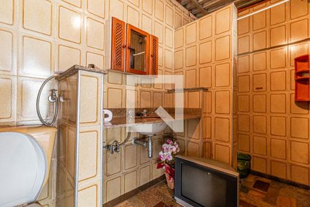 Casa à venda com 500m², 4 quartos e 4 vagas Casa à venda com 500m², 4 quartos e 4 vagasÁrea de Serviço 1 - Banheiro