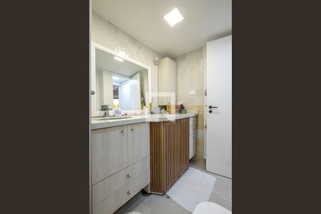 Banheiro de apartamento para alugar com 1 quarto, 32m² em Jardim Paulista, São Paulo