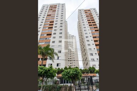 Apartamento à venda com 65m², 2 quartos e 1 vaga Apartamento à venda com 65m², 2 quartos e 1 vagaFachada