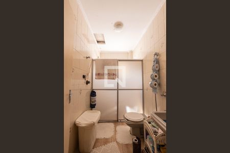 Casa à venda com 225m², 4 quartos e 3 vagas Casa à venda com 225m², 4 quartos e 3 vagasBanheiro Social 2