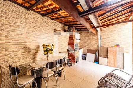 Casa à venda com 211m², 3 quartos e 2 vagas Casa à venda com 211m², 3 quartos e 2 vagasChurrasqueira