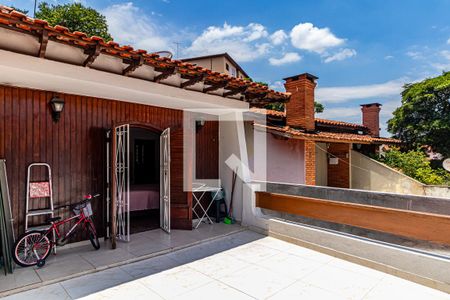 Casa à venda com 211m², 3 quartos e 2 vagas Casa à venda com 211m², 3 quartos e 2 vagasSuite 01 - Varanda