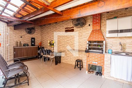 Casa à venda com 211m², 3 quartos e 2 vagas Casa à venda com 211m², 3 quartos e 2 vagasChurrasqueira