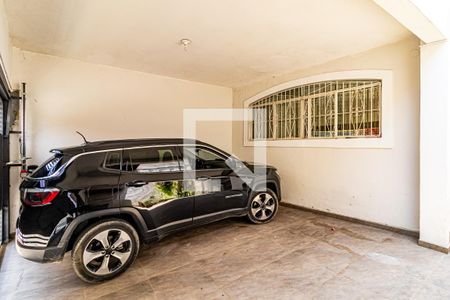 Casa à venda com 211m², 3 quartos e 2 vagas Casa à venda com 211m², 3 quartos e 2 vagasGaragem