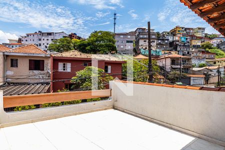 Casa à venda com 211m², 3 quartos e 2 vagas Casa à venda com 211m², 3 quartos e 2 vagasSuite 01 - Varanda