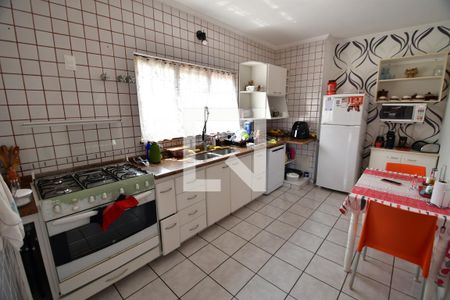 Casa à venda com 340m², 4 quartos e 2 vagasCozinha