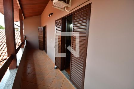 Casa à venda com 340m², 4 quartos e 2 vagasQuarto 3 - Sacada