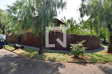 Casa à venda com 340m², 4 quartos e 2 vagasFachada