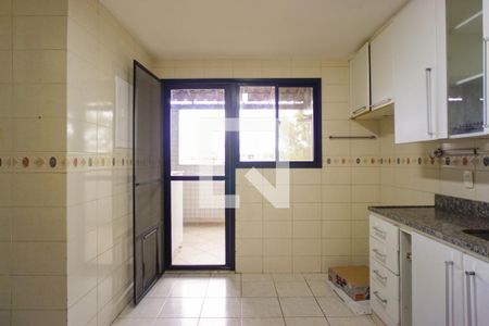 Apartamento para alugar com 120m², 2 quartos e 2 vagasCozinha