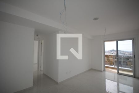 Sala de apartamento para alugar com 2 quartos, 57m² em Vila da Penha, Rio de Janeiro