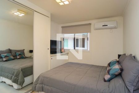 Casa de condomínio à venda com 320m², 6 quartos e 3 vagas Casa de condomínio à venda com 320m², 6 quartos e 3 vagasSuíte 2