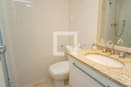 Casa de condomínio à venda com 320m², 6 quartos e 3 vagas Casa de condomínio à venda com 320m², 6 quartos e 3 vagasBanheiro da Suíte 3