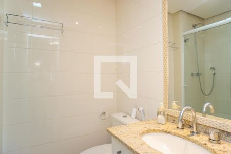 Casa de condomínio à venda com 320m², 6 quartos e 3 vagas Casa de condomínio à venda com 320m², 6 quartos e 3 vagasBanheiro da Suíte 3
