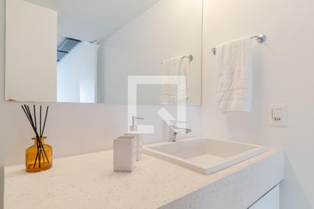 Banheiro de apartamento para alugar com 1 quarto, 43m² em Jardim das Bandeiras, São Paulo