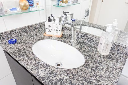 Apartamento à venda com 240m², 3 quartos e 2 vagasBanheiro da suíte