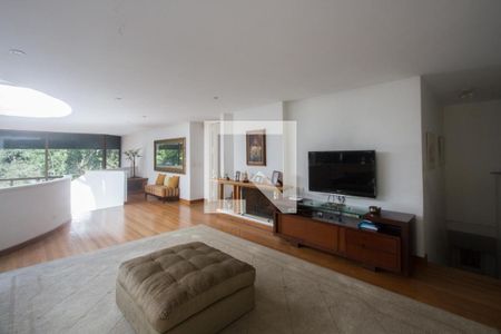 Casa à venda com 850m², 4 quartos e 3 vagasSala