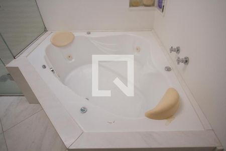 Casa à venda com 850m², 4 quartos e 3 vagasBanheira