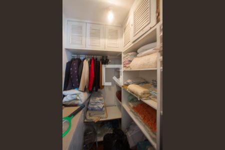 Casa à venda com 850m², 4 quartos e 3 vagasCloset Suíte 1