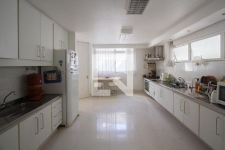 Casa à venda com 850m², 4 quartos e 3 vagasCozinha