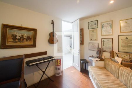 Casa à venda com 850m², 4 quartos e 3 vagasEscritório