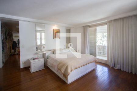 Casa à venda com 850m², 4 quartos e 3 vagasSuíte 4