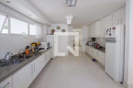 Casa à venda com 850m², 4 quartos e 3 vagasCozinha