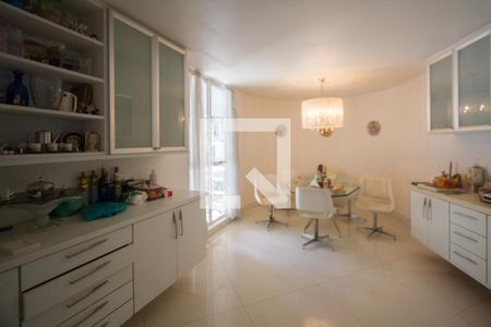 Casa à venda com 850m², 4 quartos e 3 vagasCopa