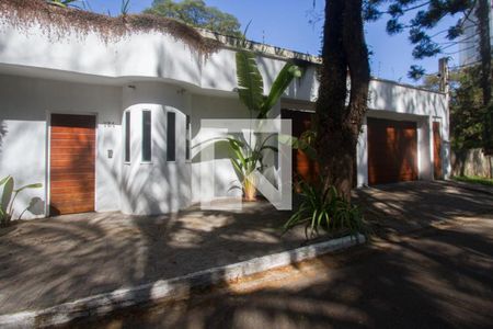 Casa à venda com 850m², 4 quartos e 3 vagasFachada