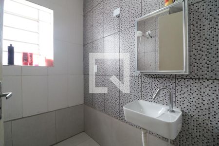 Casa à venda com 243m², 3 quartos e 2 vagasBanheiro Social