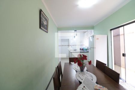 Casa à venda com 243m², 3 quartos e 2 vagasCozinha 